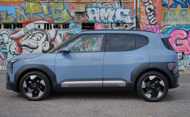 KIA EV2 ir četrus metrus garš, bet riteņu bāze ir 2,5 metri.