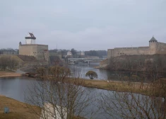 FOTO, VIDEO: viņi nemaz nevēlas mācīties igauņu valodu – ko slēpj Igaunijas spoku pilsēta Sillamē un Narva?