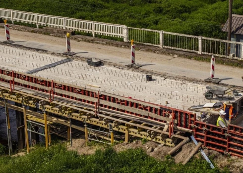 В апреле в Курземе начали перестройку трех мостов с реверсивным движением.