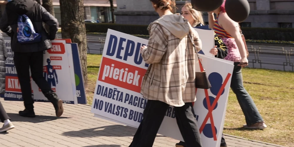 Piketā pieprasa 1. tipa diabēta pacientus steidzami nodrošināt ar sensoriem un insulīna sūkņiem.