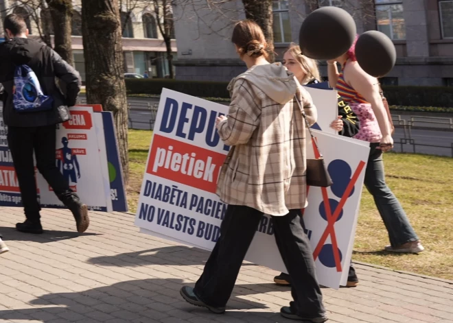Piketā pieprasa 1. tipa diabēta pacientus steidzami nodrošināt ar sensoriem un insulīna sūkņiem.