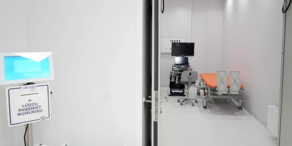 В Латвии почти все медицинские направления переводят в электронный вид.