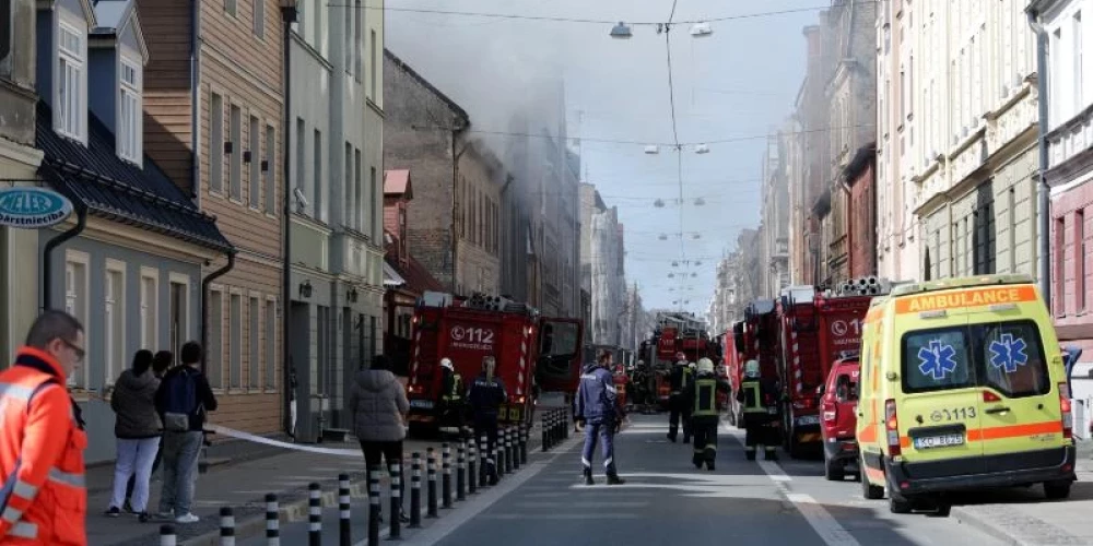 Ugunsgrēks dzīvojamā mājā Bruņinieku ielā.