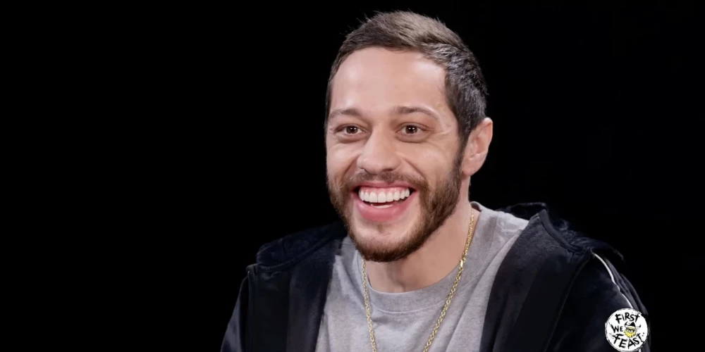 Komiķis Pīts Deividsons.