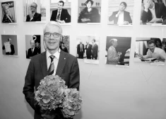 Mūžībā devies Latvijas fotožurnālistikas leģenda Boriss Koļesņikovs: viņa fotokamera iemūžināja mūsu vēstures neaizmirstamos mirkļus