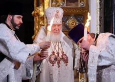 Aiz propagandas priekškara: Kirila slavasdziesma Putinam un Ungārija "Sorosa varā"