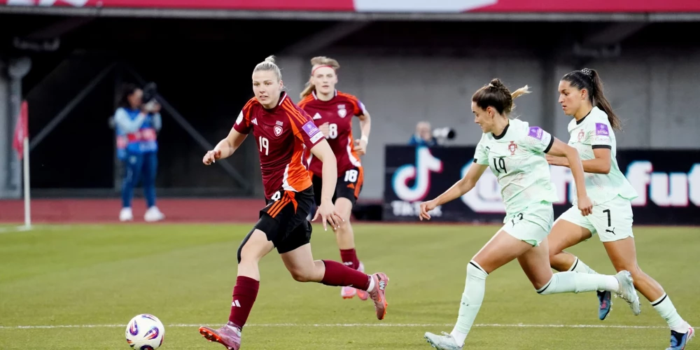 Latvijas sieviešu futbola izlase Rīgā 2027. gada Pasaules kausa izcīņas kvalifikācijas turnīra B līgas spēlē mērojas spēkiem ar Portugāli. 