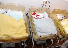 Почти 5 тысяч смертей и лишь 1761 новорожденный: начало года принесло Латвии мрачные цифры