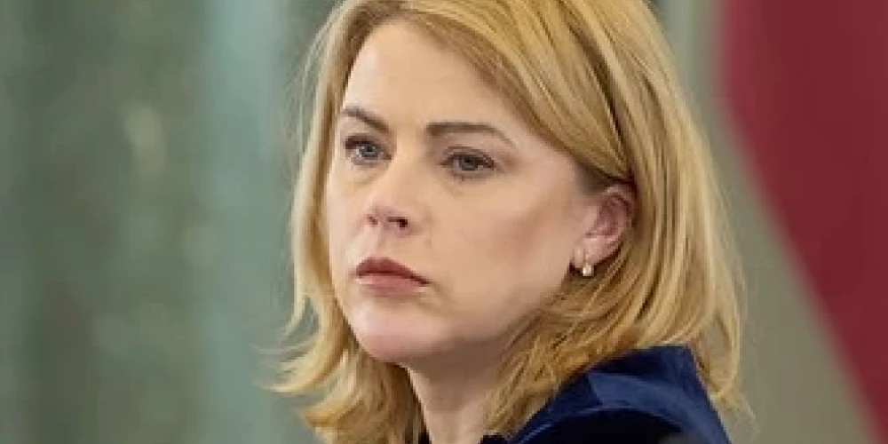 Ministru prezidente Evika Siliņa pirmdien sasauca valdības ārkārtas sēdi, lai vērtētu aktuālo situāciju aviācijas nozarē un Latvijas nacionālajā lidsabiedrībā "airBaltic".