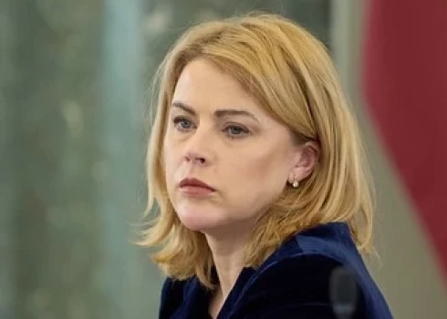 Ministru prezidente Evika Siliņa pirmdien sasauca valdības ārkārtas sēdi, lai vērtētu aktuālo situāciju aviācijas nozarē un Latvijas nacionālajā lidsabiedrībā "airBaltic".