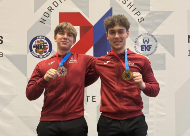 Alojietim zelts komandu cīņās starptautiskās sacensībās karatē