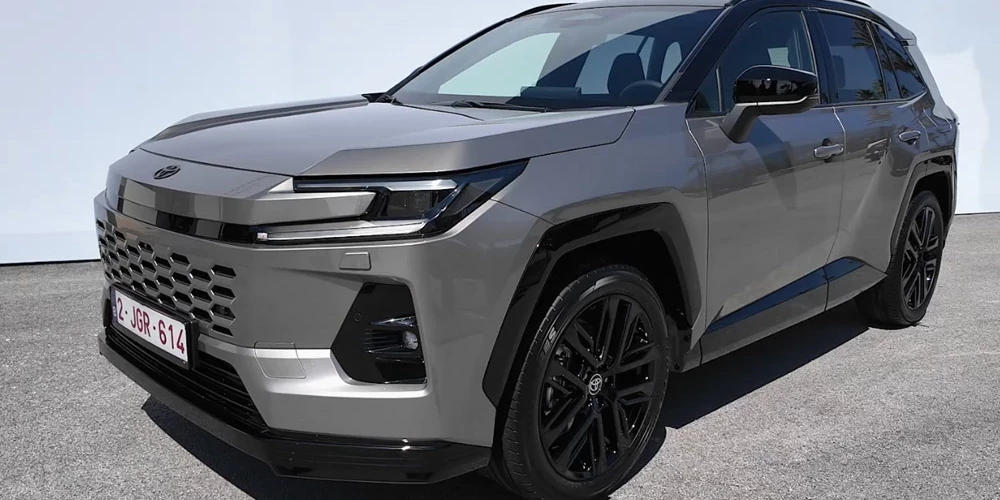 Jaunā RAV4 hibrīdu jauda variē no 185 līdz pat 309 zirgspēkiem. 