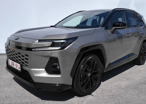 Jaunā RAV4 hibrīdu jauda variē no 185 līdz pat 309 zirgspēkiem. 