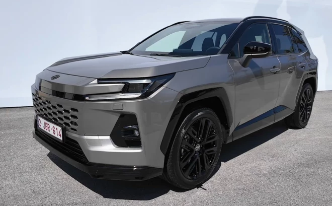 Jaunā RAV4 hibrīdu jauda variē no 185 līdz pat 309 zirgspēkiem. 