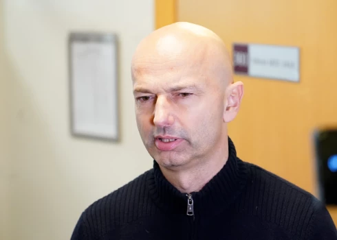 Bijušais Valsts kancelejas direktors Jānis Citskovskis paziņojis, ka gatavs tiesāties ar Eviku Siliņu.