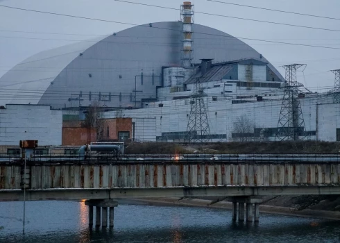 "Greenpeace" brīdinājusi par nopietnas avārijas risku Čornobiļas atomelektrostacijā.