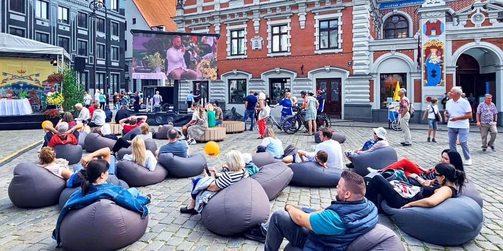 Эх, хорошо живем!