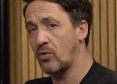 Uz Rīgu emigrējušajam aktierim Smoļjaņinovam Krievijā piespriež ilgu cietumsodu par okupantu armijas "diskreditēšanu"