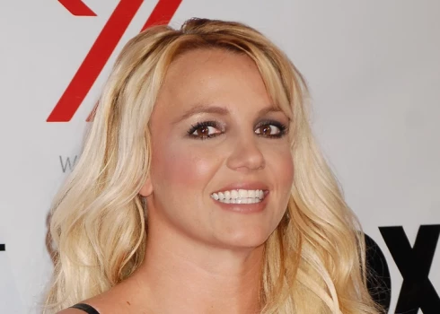 Popzvaigzne Britnija Spīrsa.