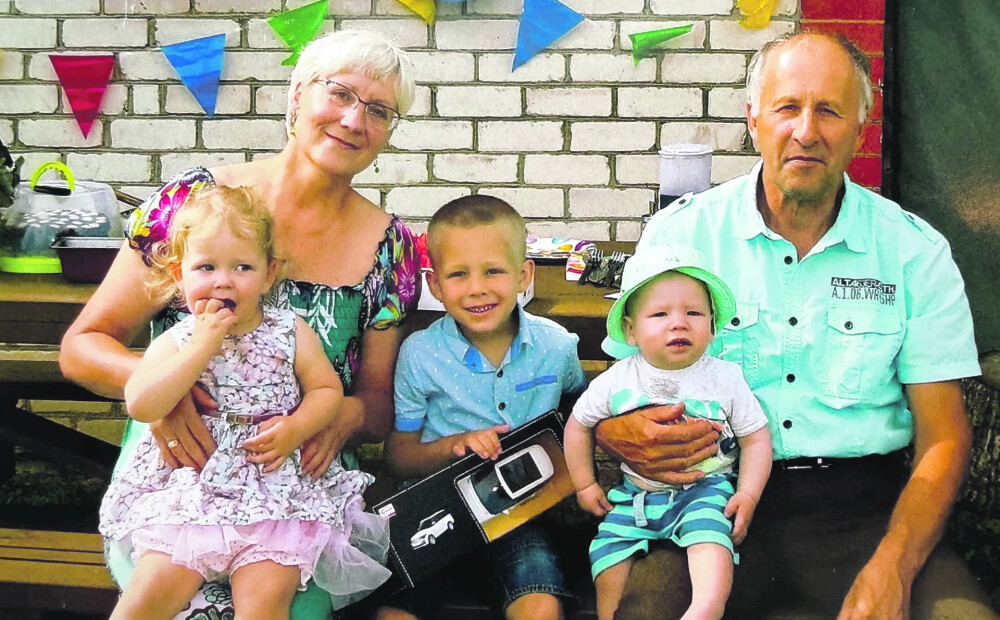 Vecvecāku otrā jaunība: mazbērni, rūpes un bezgalīga mīlestība