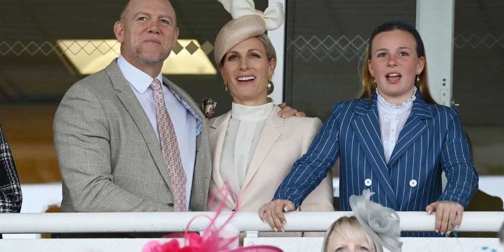 Zāra un Maiks Tindali ar vecāko meitu Miu Tindalu.