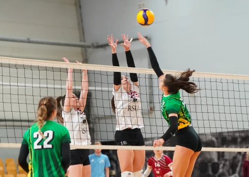 Latvijas čempionāta trešā finālspēle volejbolā sievietēm starp "RSU" un "Mārupes SC" komandām.