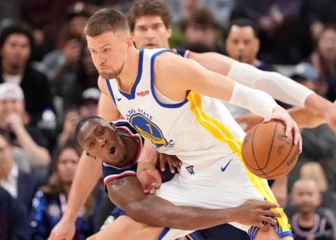 Latvijas basketbolists Kristaps Porziņģis trešdien Nacionālās basketbola asociācijas "play-in" mačā guva 20 punktus. 