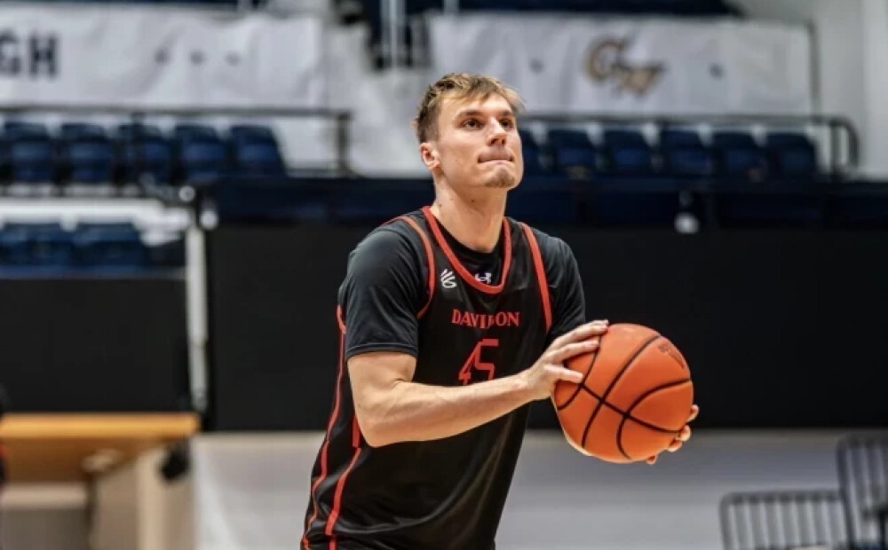 Roberts Blūms un Rihards Vāvers maina komandu NCAA čempionātā