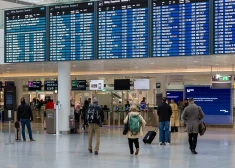 Jaunā robežkontroles sistēma paralizējusi ES lidostu darbību