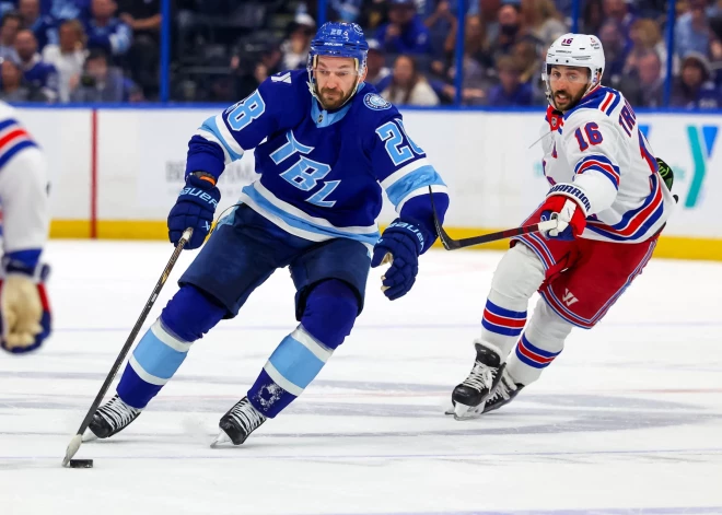 Zemgus Girgensons ar rezultatīvu piespēli pēdējā mačā aizvada trešo rezultatīvāko NHL regulāro sezonu karjerā