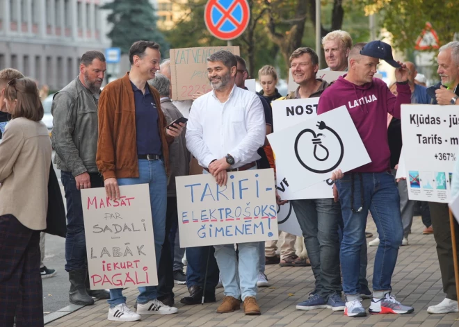 Padomi, kā samazināt elektrības rēķinu: vai pirkt elektrību par biržas cenu ir izdevīgi? 