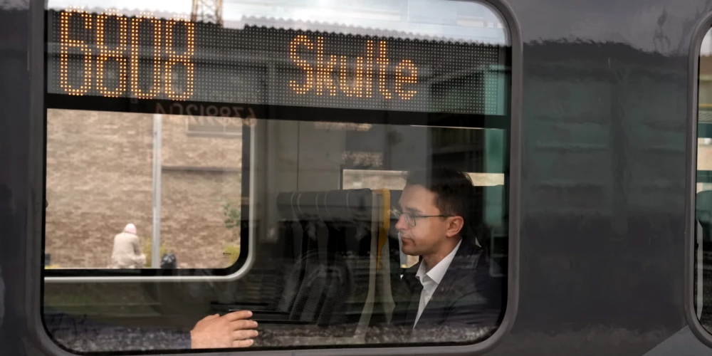 Kavēta vilcienu satiksme Skultes līnijā.