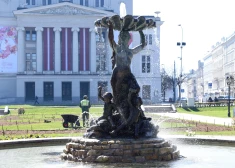 Спячке конец: в Риге оживают фонтаны и наполняются бассейны в парках