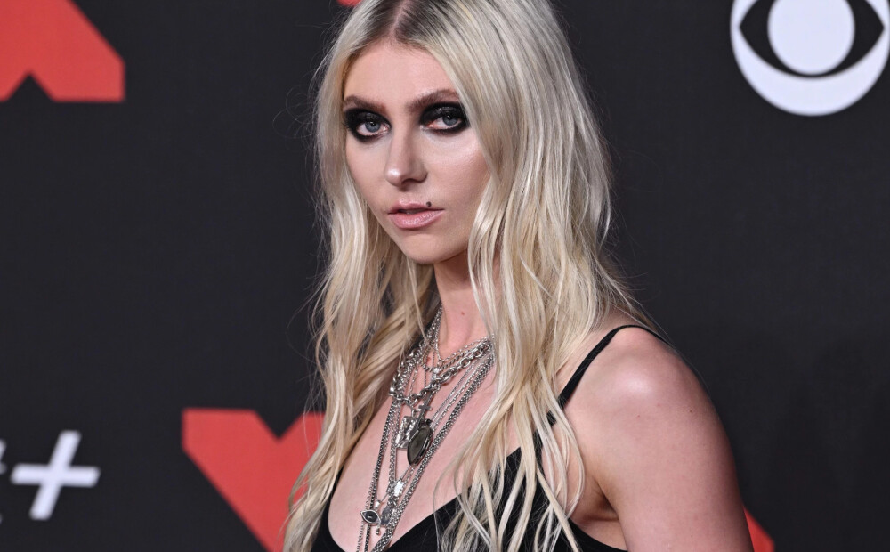 Teilore Momsena nogādāta slimnīcā nedēļu pēc tam, kad viņu sakoda zirneklis 