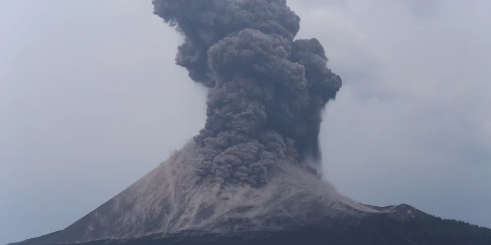 Взрыв Кракатау оказался таким мощным, что его последствия почувствовала вся планета.