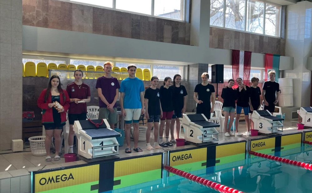 Liepājā ar panākumiem aizvadītas sacensības peldēšanā