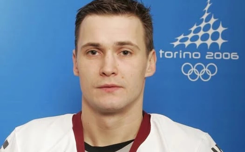 Bijušais Latvijas izlases hokejists internetā cenšas nopirkt paša kreklu