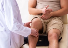 Больница в Екабпилсе ищет травматологов - готовы платить до 7000 евро, но желающих нет