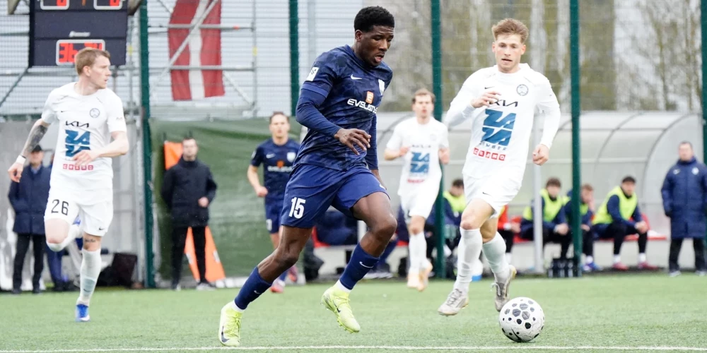 "Daugavpils" mērojas spēkiem ar "Jelgavu" (foto: Margarita Vigule)