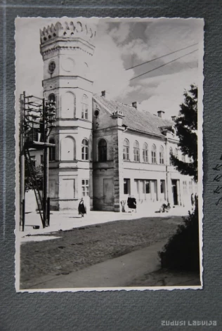 Игольная башня в 1960 году.