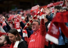 Angļu fani būs UEFA Eiropas līgas finālā - "Aston Villa" un "Nottingham Forest" nokārto tikšanos pusfinālā