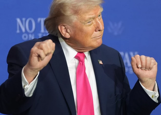 Donalds Tramps: ASV karš ar Irānu? Tā ir tikai "maza novirzīšanās"