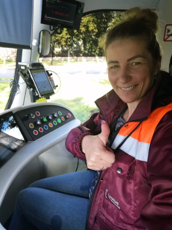 Daina Korotkova jau 14 gadus ir Liepājas tramvaja vadītāja.