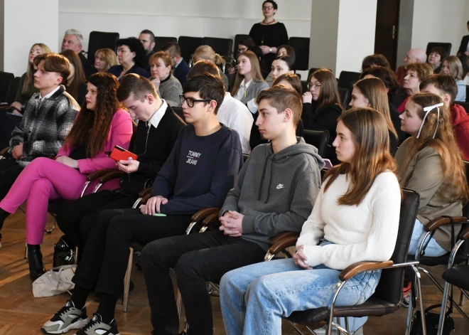 Rīgas pašvaldība aicina iedzīvotājus pieteikties NĪN atvieglojumiem par studējošiem jauniešiem