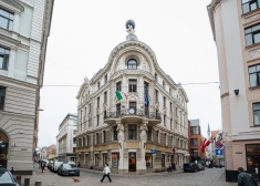 Izsolē par 2,72 miljoniem eiro pārdota vēsturiska ēka Rīgā, Teātra ielā 9