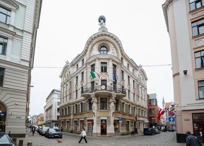 Izsolē par 2,72 miljoniem eiro pārdota vēsturiska ēka Rīgā, Teātra ielā 9