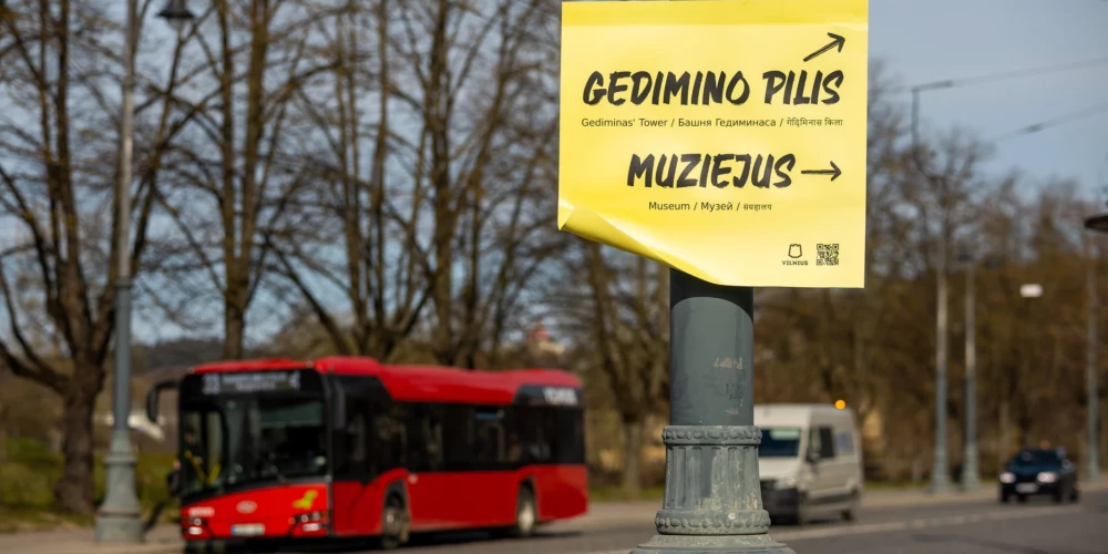 Lapiņa ar uzrakstiem "Ģedimina pils" un "Muzejs" (foto: Valdas Benkunskas / Facebook)