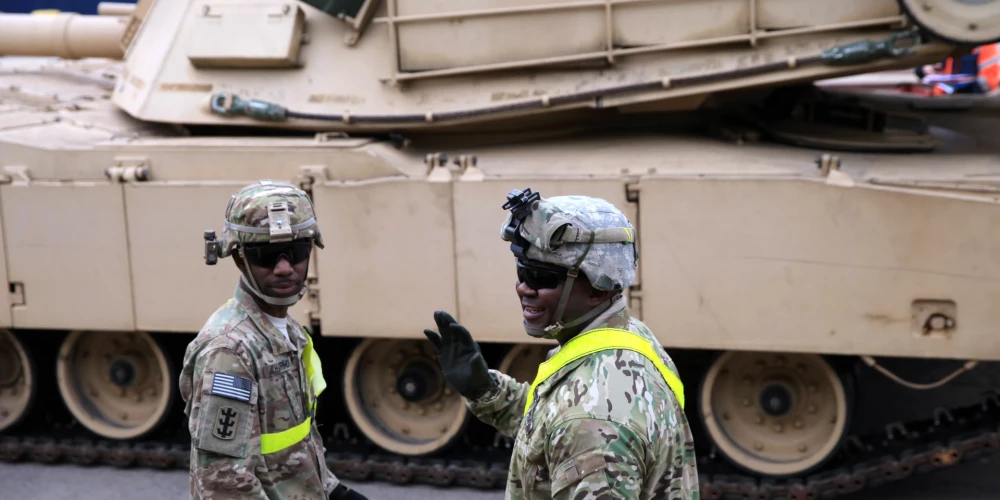 Dažas ieroču piegādes, par ko iepriekš noslēgtas vienošanās, iespējams, tiks atliktas.