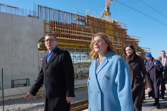 Силиня заявила, что Rail Baltica важен не только для экономики, но и для безопасности Балтии.