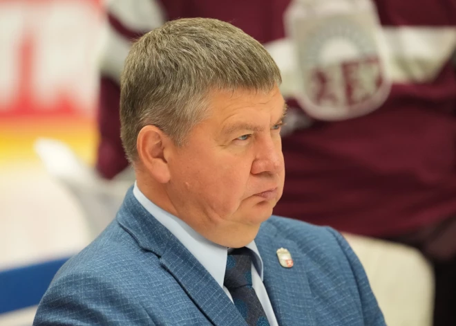 Экс-премьер Калвитис: "То, как управляли airBaltic до сих пор, - это дилетантизм"